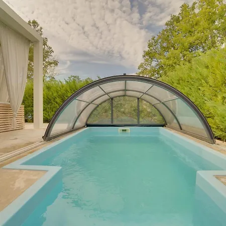 Superior - Private Heated Pool - Jacuzzi - Breakfast In Pool Poreč